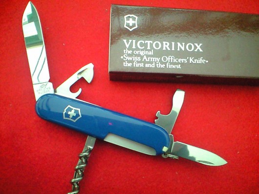 [!]VICTORINOX nfficers 'jnife